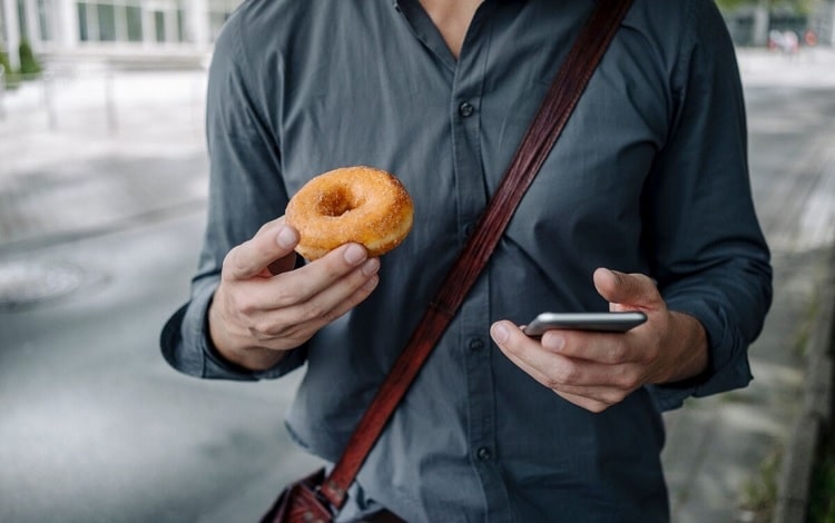 Maintain Self-Control While Dining Out